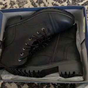 Black target universal thread combat boots size 7.5 in women’s